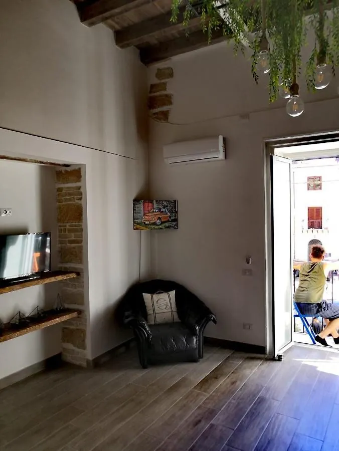 Dolce Apartment In The Historical Center Of Life Palermo 0*,
