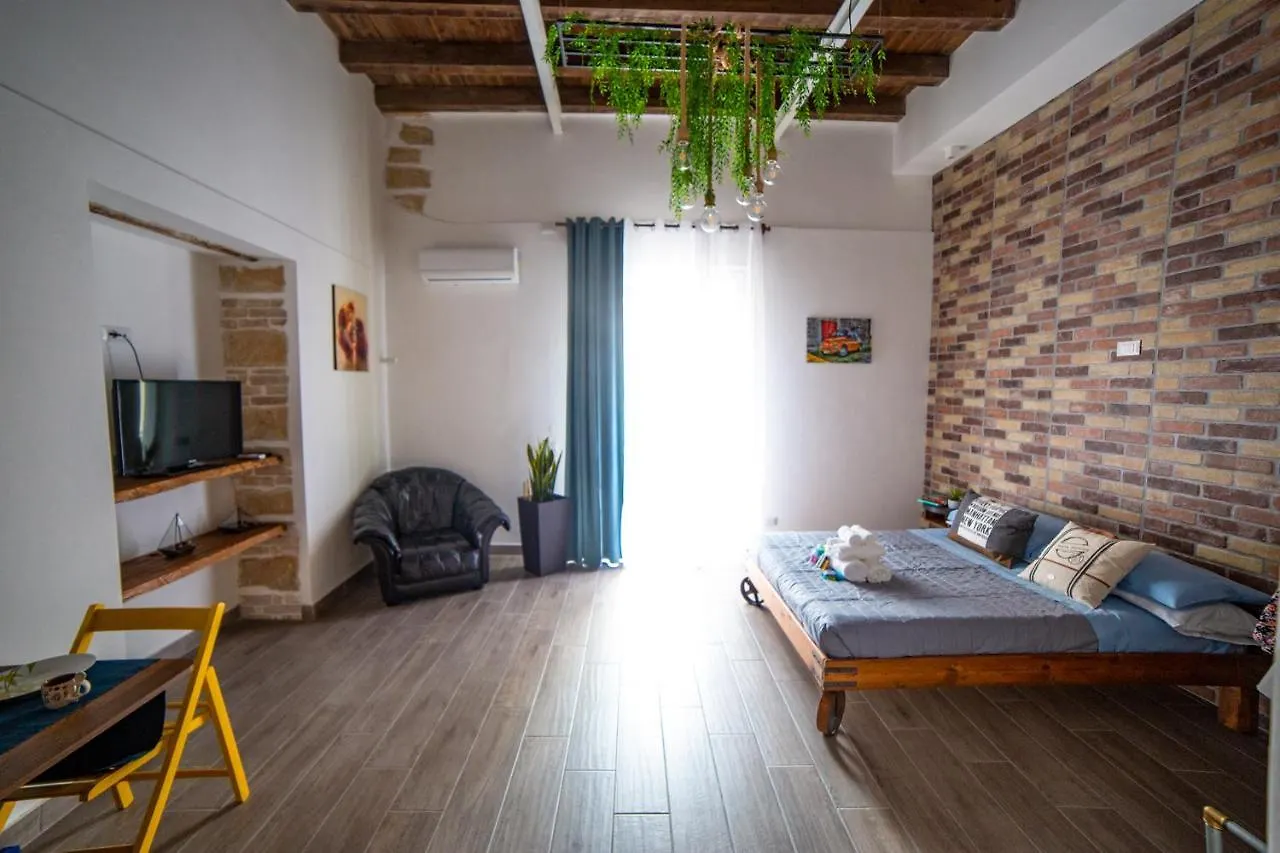Dolce Apartment In The Historical Center Of Life Palermo 0*,